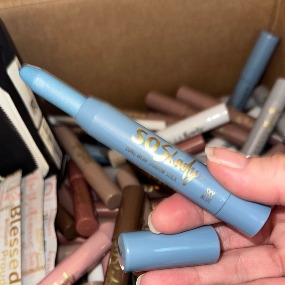 Belle Beauty by Kim Gravel SO Shady Sky Blue Shadow Stick